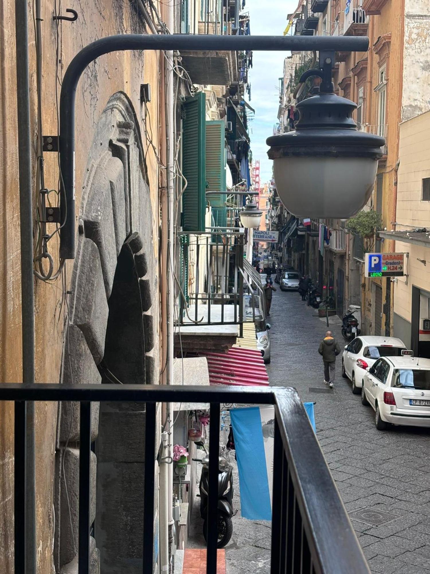 Ai 13 Gradoni Di Chiaia Bed & Breakfast Naples Exterior photo