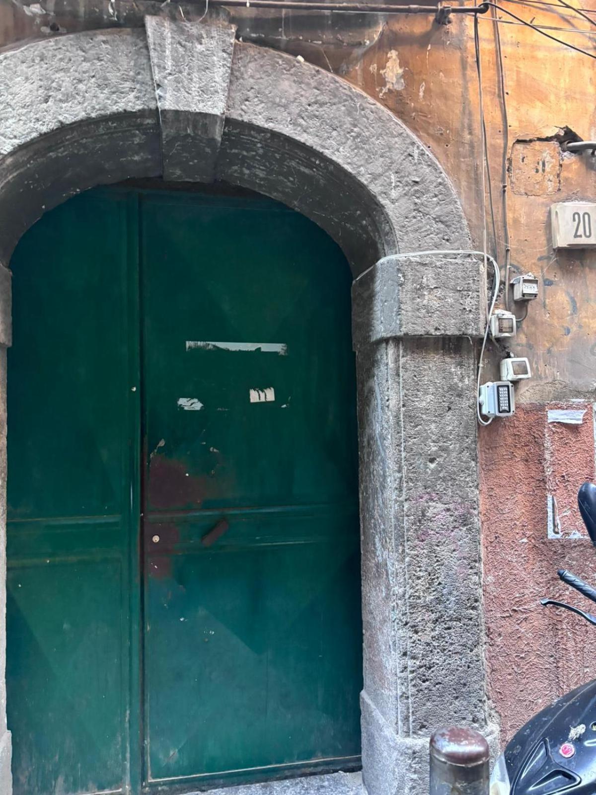 Ai 13 Gradoni Di Chiaia Bed & Breakfast Naples Exterior photo